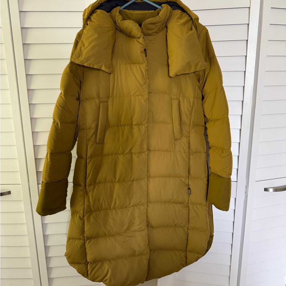 The North Face Women's Mustard Puffer Jacket Parka